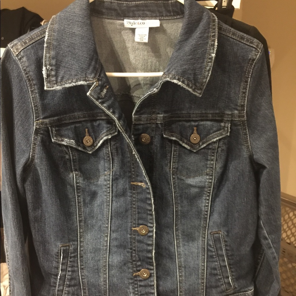Style and Company Women’s distressed denim jacket